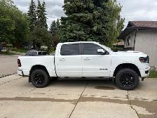 2020 Ram 1500 4x4 Night Edition - Photo 3