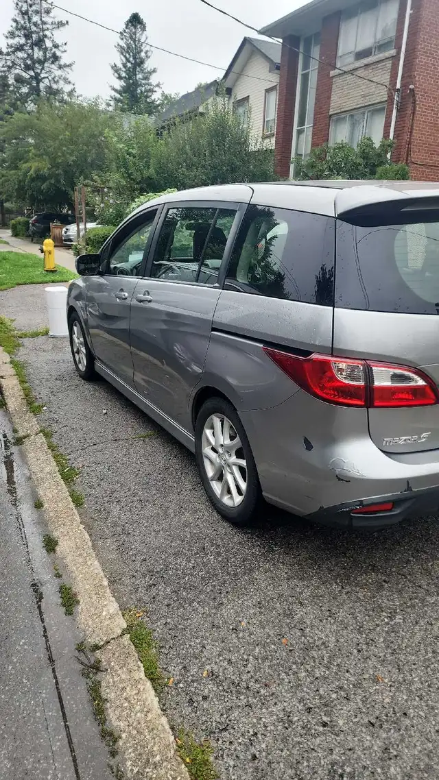 2012 Mazda 5. Low Kms!!