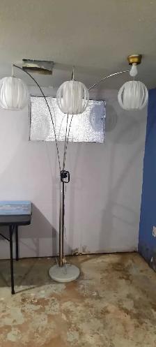 3 bulb standing lamp - Photo 2