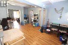 Bright, large 1 bed suite, itils &Internet  Included! - Photo 2