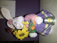 FIGURINE NEUVE EN PORCELAINE 9'HAUT, MAMAN LAPINE FLEURS: $15.00 - Photo 2