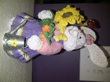 FIGURINE NEUVE EN PORCELAINE 9'HAUT, MAMAN LAPINE FLEURS: $15.00 - Photo 3