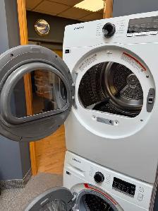 USED LESS THAN 1YEAR SAMSUNG SET APARTMENT SIZE WASHER AND DRYER - Photo 6