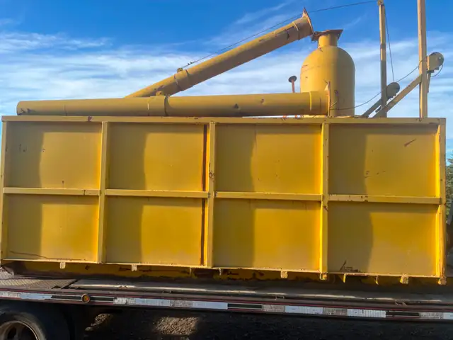 Flare tank