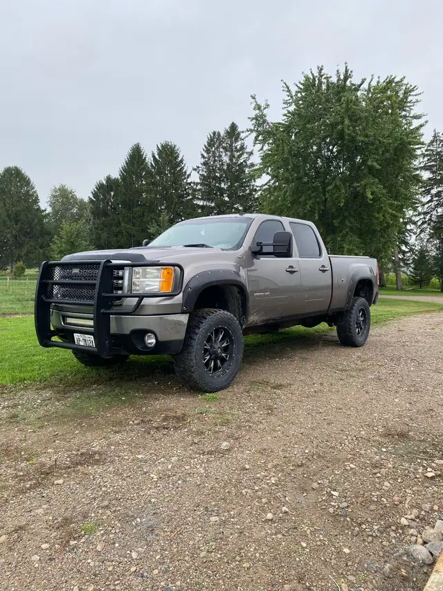2012 GMC Duramax 2500 (needs head gasket)