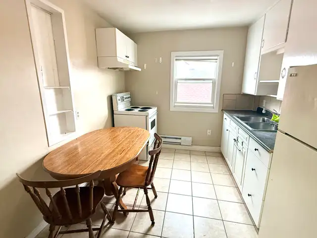 1 Bedroom apartment Available October 1st