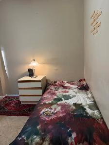urgent room for rent female only - Photo 2