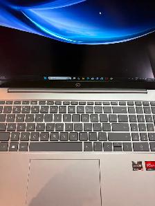 HP Laptop~Windows 11 Home - Photo 2