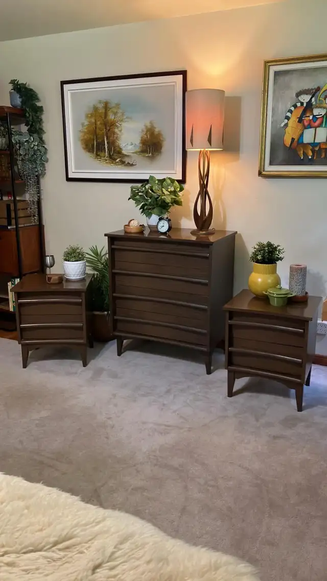 Mid century. Ensemble chambre à coucher. 2 tables de chevet nigh