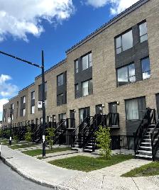 LOGEMENT 3 ½ AVEC GRAND BALCON   STATIONNEMENT À LOUER
