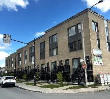 LOGEMENT 3 ½ - GRAND BALCON   STATIONNEMENT