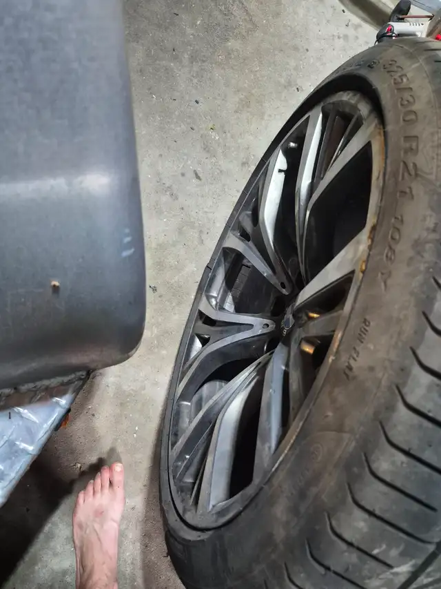 Set of 13' high-end BMW rims with 3 of 4 LP tires
