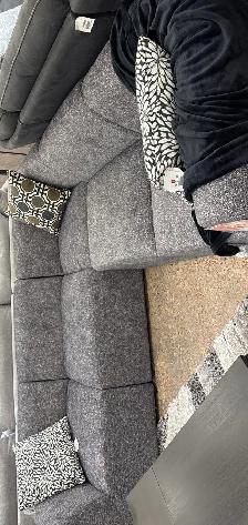 couch or sofa - Photo 2