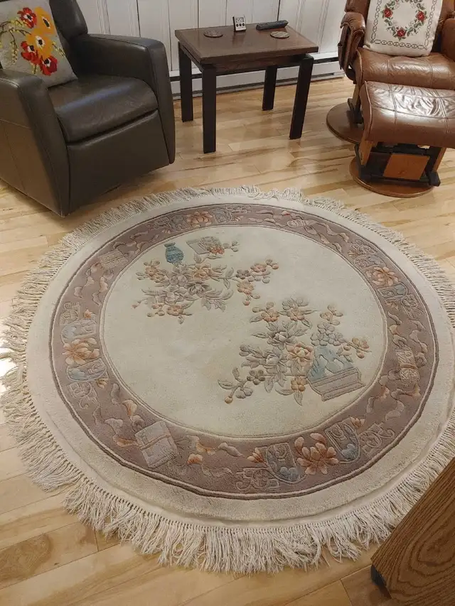 Tapis rond ( 100% laine ) 58' de diamètre ( sans les franges )