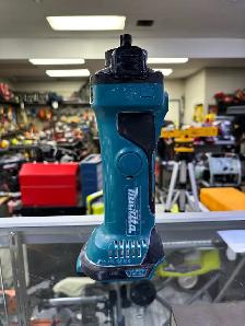 Makita 18V Cut Out Tool