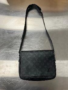 LOUIS VUTTON SIDE BAG
