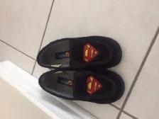 PANTOUFLESSUPERMAN GR5garcon VELOURNOIR SEMELLES CAOUTCHOUC$5.00 - Photo 2
