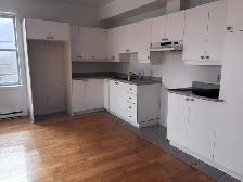 Grand 4 ½ à louer dans Saint-Henri (près du Marché Atwater)!