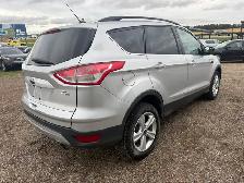 2016 Ford Escape SE - AWD - Clean Carfax, good service history - Photo 4