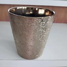 BEAU POT EN MÉTAL POUR PLANTES 6'HAUTx5'LARGE EN HAUT: $10.00