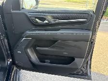 2024 GMC Yukon Denali - Photo 29