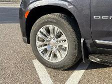 2024 GMC Yukon Denali - Photo 32