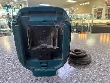Makita DGA452 18V 4 1/2" Grinder Tool only - Photo 3