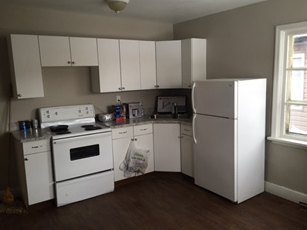 1633 RAE STREET - 3 BEDROOM MAIN FLOOR BUNGALOW FOR RENT!