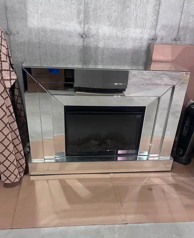 BRAND NEW ELECTRIC FIREPLACE FOR SALE IN GLACIER RIDGE NW $300