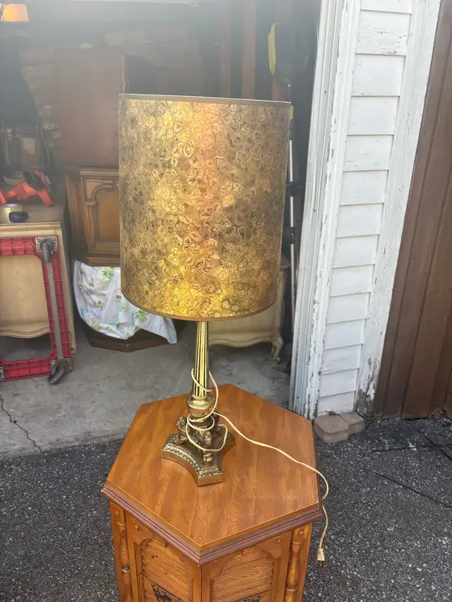 Free delivery used Vintage Brass Lamp