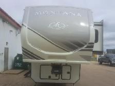 2022 Montana 3121RL