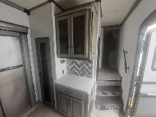 2022 Montana 3121RL - Photo 4