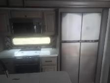 2022 Montana 3121RL - Photo 5