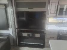 2022 Montana 3121RL - Photo 7