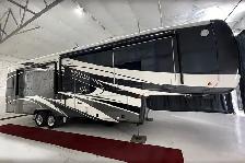 2019 DRV Mobile Suites 36RSSB3 – Pre-Owned Luxury 5th Wheel. - Photo 2