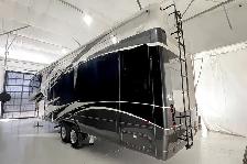 2019 DRV Mobile Suites 36RSSB3 – Pre-Owned Luxury 5th Wheel. - Photo 5