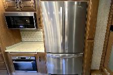 2019 DRV Mobile Suites 36RSSB3 – Pre-Owned Luxury 5th Wheel. - Photo 28