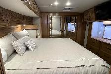 2019 DRV Mobile Suites 36RSSB3 – Pre-Owned Luxury 5th Wheel. - Photo 34