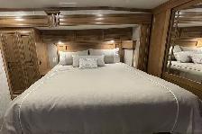 2019 DRV Mobile Suites 36RSSB3 – Pre-Owned Luxury 5th Wheel. - Photo 35