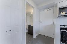 3 Bedroom Apartment for Rent - 340 The East Mall - Photo 3