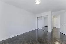 3 Bedroom Apartment for Rent - 340 The East Mall - Photo 6
