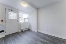 3 Bedroom Apartment for Rent - 340 The East Mall - Photo 15