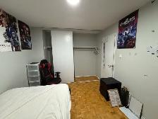 2-Month Furnished Private Room Near Algonquin – All-Inclusive - Photo 2