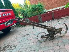 Planet Jr Vintage Hand-push Garden Seeder - Photo 2