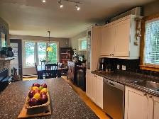 Furnished Room for rent in quiet waterfront home - Photo 3