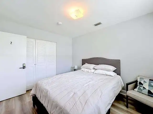 Room Available NOW Close to Downtown Edmonton