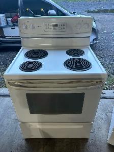Kenmore Electric Stove – 30-Day Warranty – Delivery Available - Photo 2