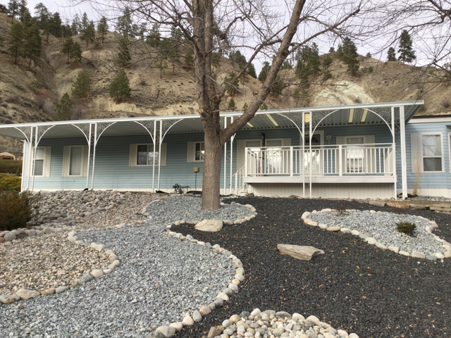 2 Bed/1 Bath Mobile Home