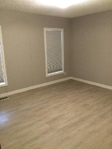 2 Bed/1 Bath Mobile Home - Photo 4