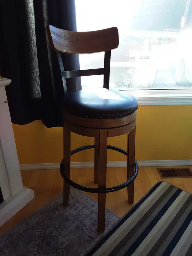Bar stool